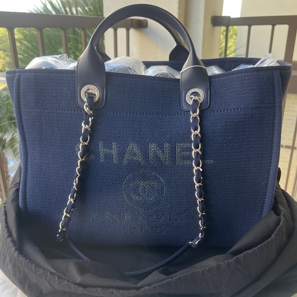*SOLD* CHANEL DEAUVILLE LARGE TOTE - Picture 1 of 16
